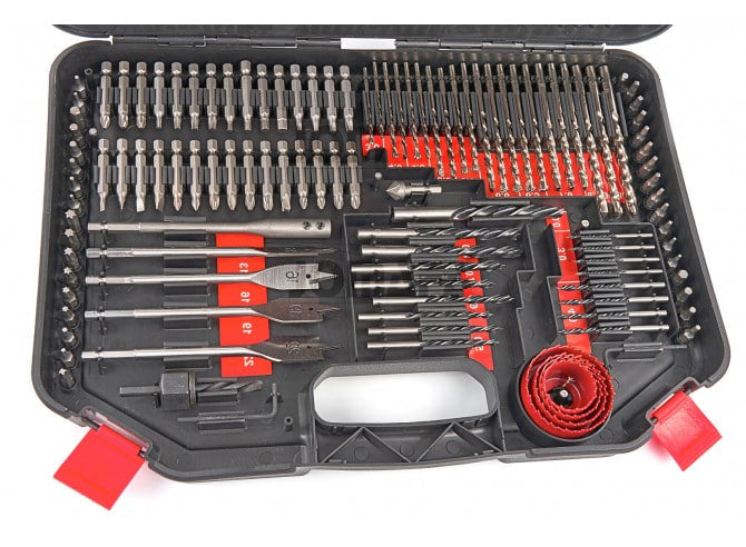 Set de 246 piezas, con brocas, dados y puntas. Lleva de obsequio un set de 5 brocas escalonadas en titanio.